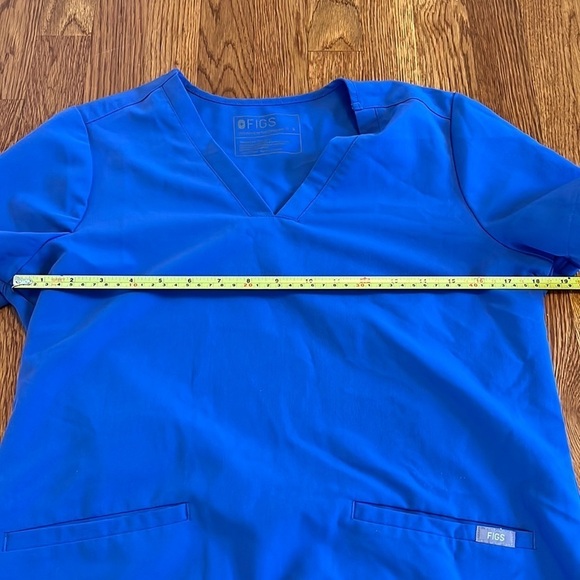 Figs Casma Three-Pocket Scrub Top Blue - Picture 6 of 11